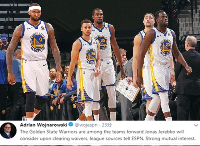 默特萨克、于大宝观战梅州U15vs浙江U15，并与小球员互动（默特萨克与于大宝现场观看梅州U15对浙江U15，并与小球员亲切互动）