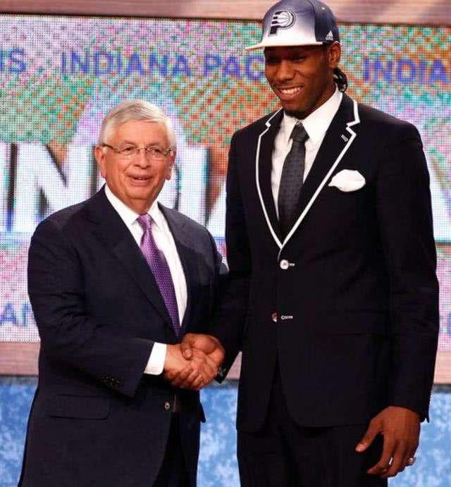 世界第三扫去阴霾！陈幸同4-2石洵瑶晋级八强 未入选混团状态却提升（世界第三重拾锋芒！陈幸同4-2击败石洵瑶闯入八强 缺席混团反让状态回升）