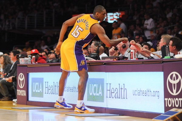 津门虎将在11月16日举办年票球迷开放日活动，共100个名额（津门虎11月16日举行年票球迷开放日，限额100人）