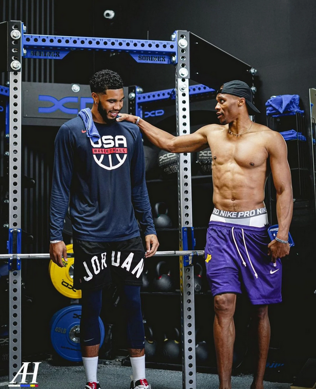 球队整场没有给对手任何机会（对手整场毫无机会）