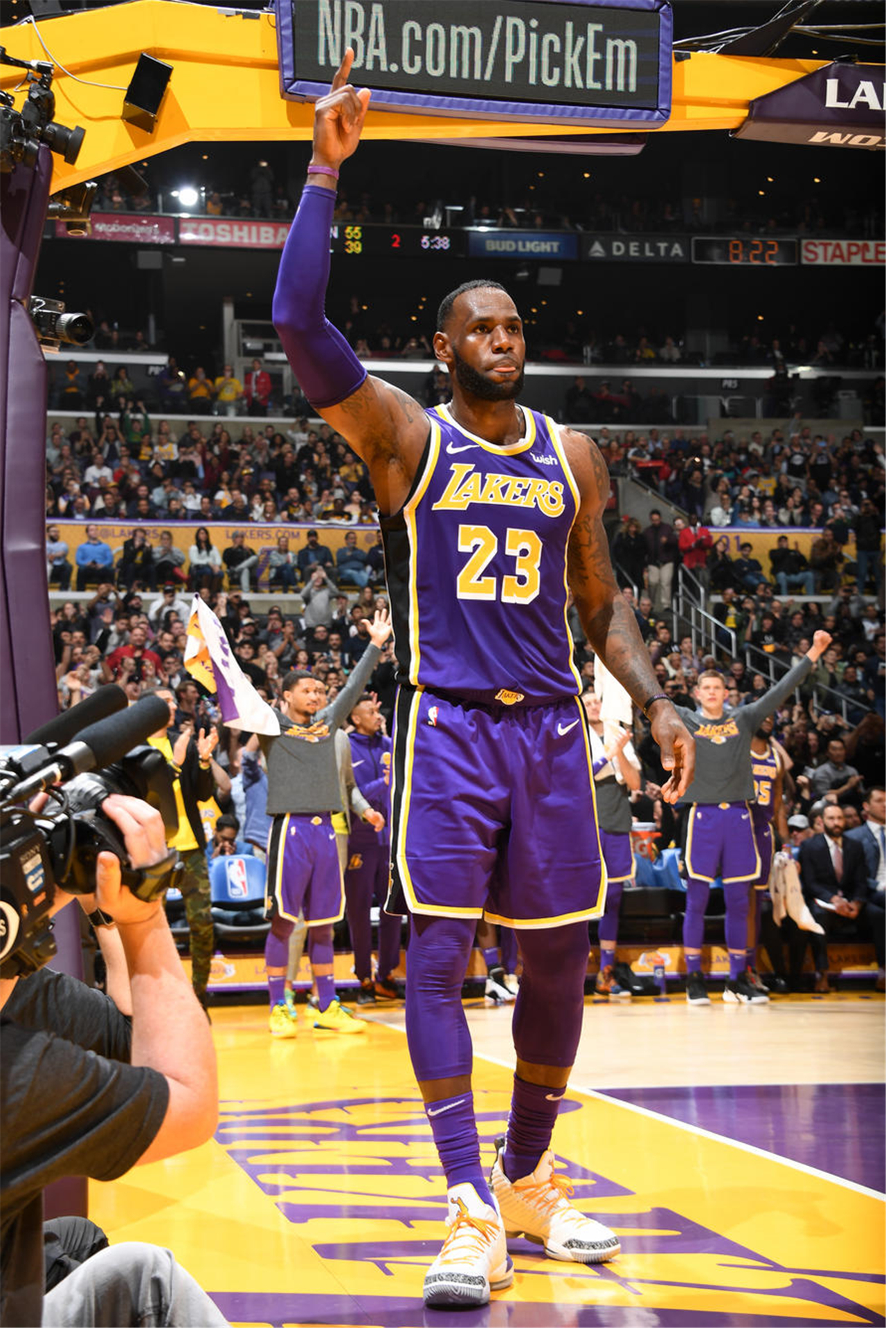 劳塔罗：我不在乎外界批评；有时间我会请全队吃烤肉（劳塔罗：无惧外界质疑，有空就请全队吃烤肉）