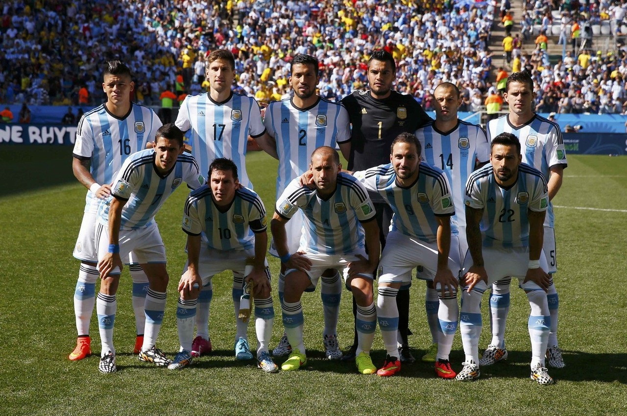 意甲战报：索尔斯比头球制胜，热那亚2-1力克维罗纳（意甲：索尔斯比头槌建功，热那亚2-1击败维罗纳）