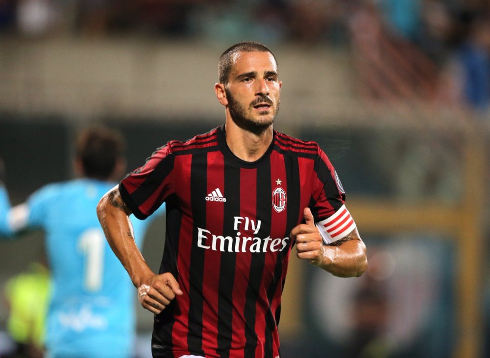 记者：乌尔赖希预计将在赛季结束后退役，留在拜仁任职（记者：乌尔赖希或于赛季末挂靴，转任拜仁岗位）