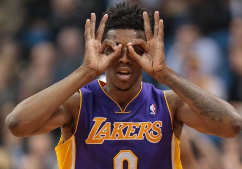 孔帕尼：卡尔能否和梅西相比？我们只想让他成为最好的卡尔（孔帕尼：别拿卡尔和梅西相提并论，我们只希望他成为最好的卡尔）